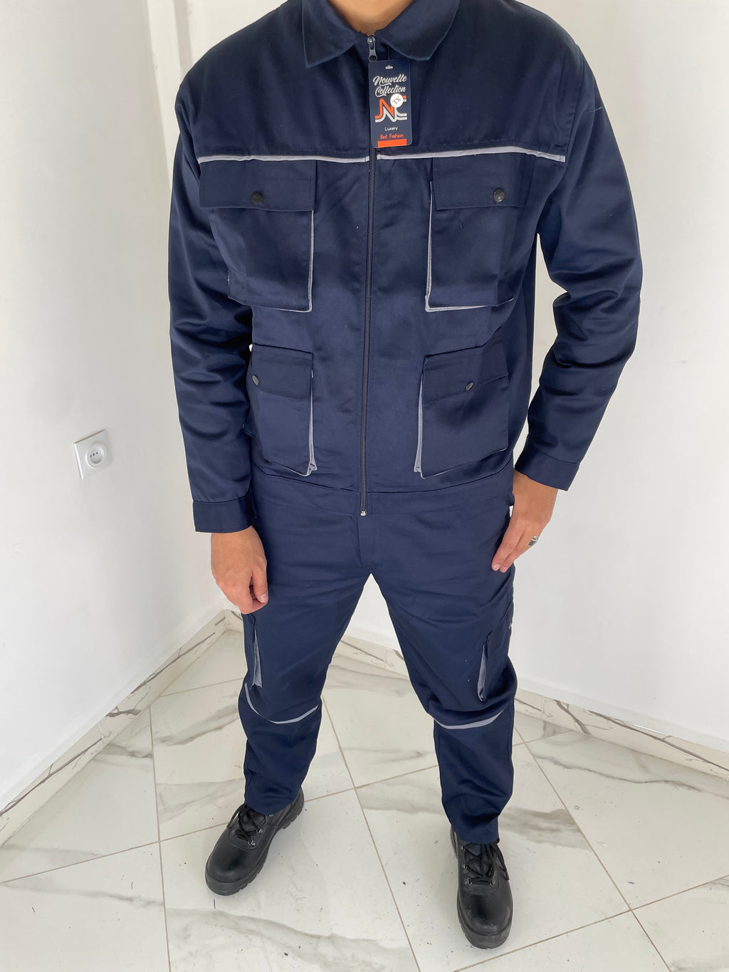 كومبة العمل 👷الذي يجمع بين الراحة👌والمتانة 💪والقوة 💪غير 390الف 🎁 وزايد عليها هدية مجانيّة: بــوني