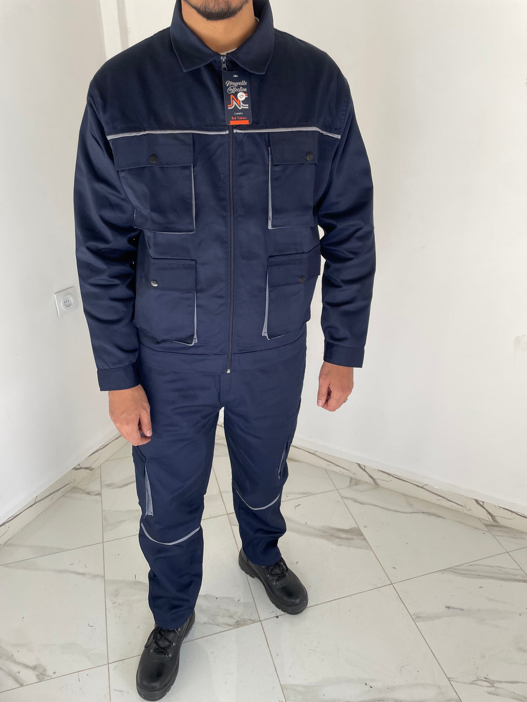 كومبة العمل 👷الذي يجمع بين الراحة👌والمتانة 💪والقوة 💪غير 390الف 🎁 وزايد عليها هدية مجانيّة: بــوني